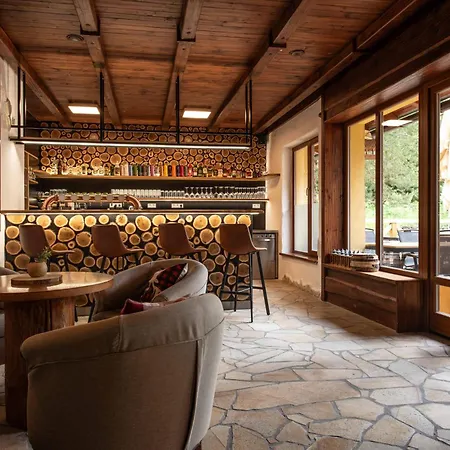 Lucky Jasna בית הארחה 4*